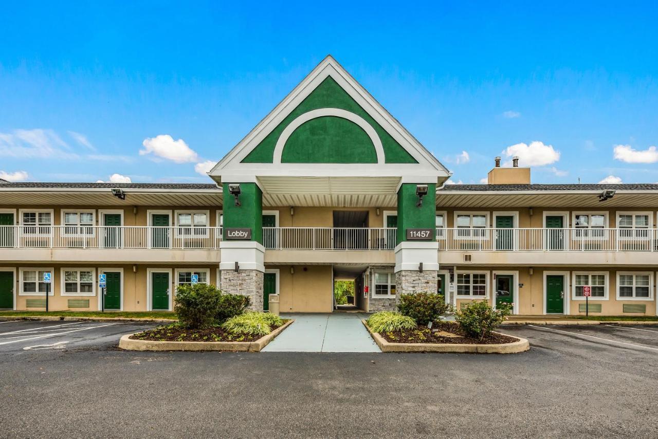 Hometowne By Red Roof Cincinnati - Motel