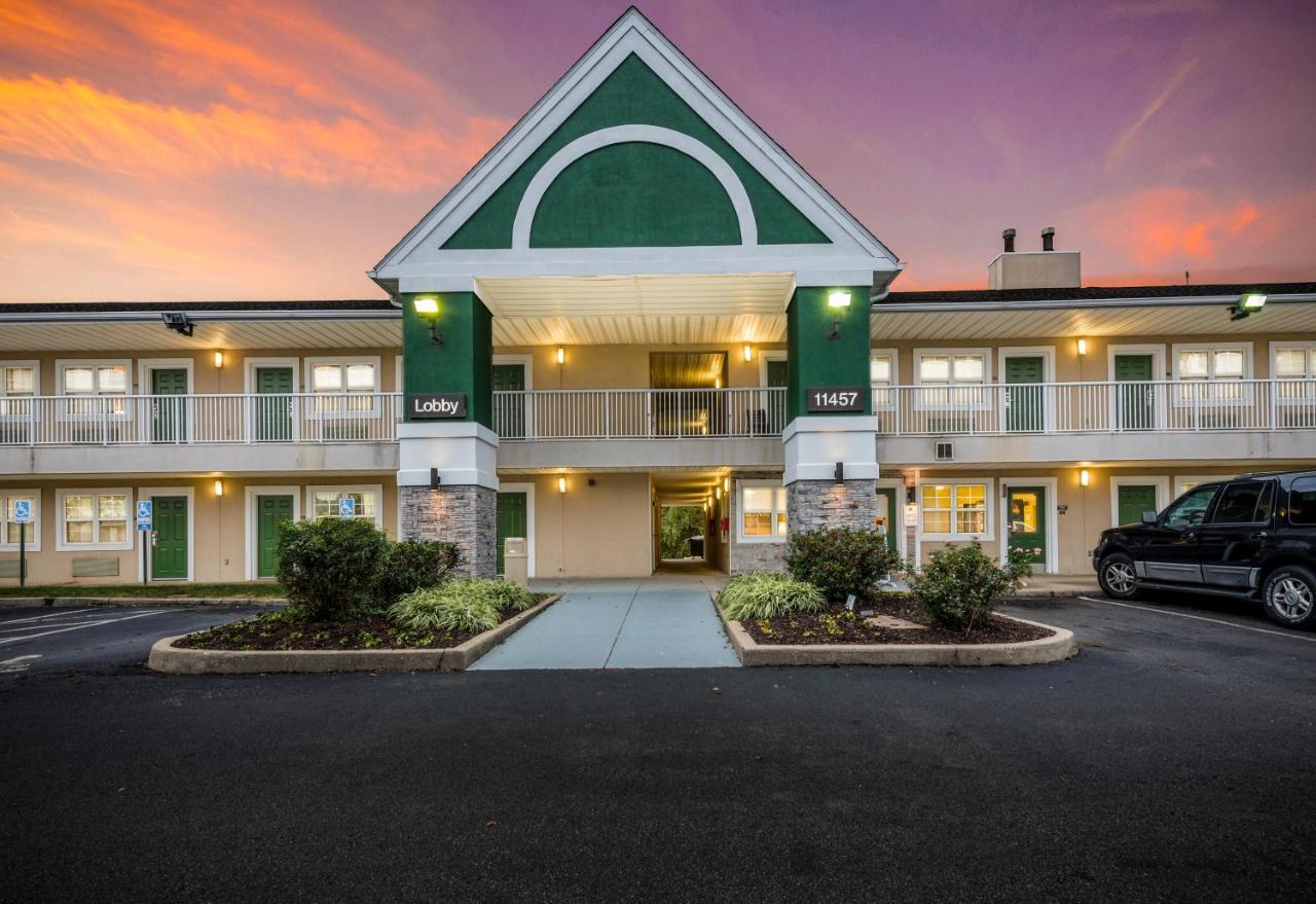Hometowne By Red Roof Cincinnati -