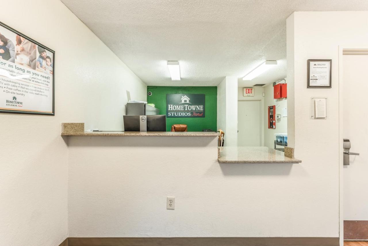 Hometowne By Red Roof Cincinnati - Motel