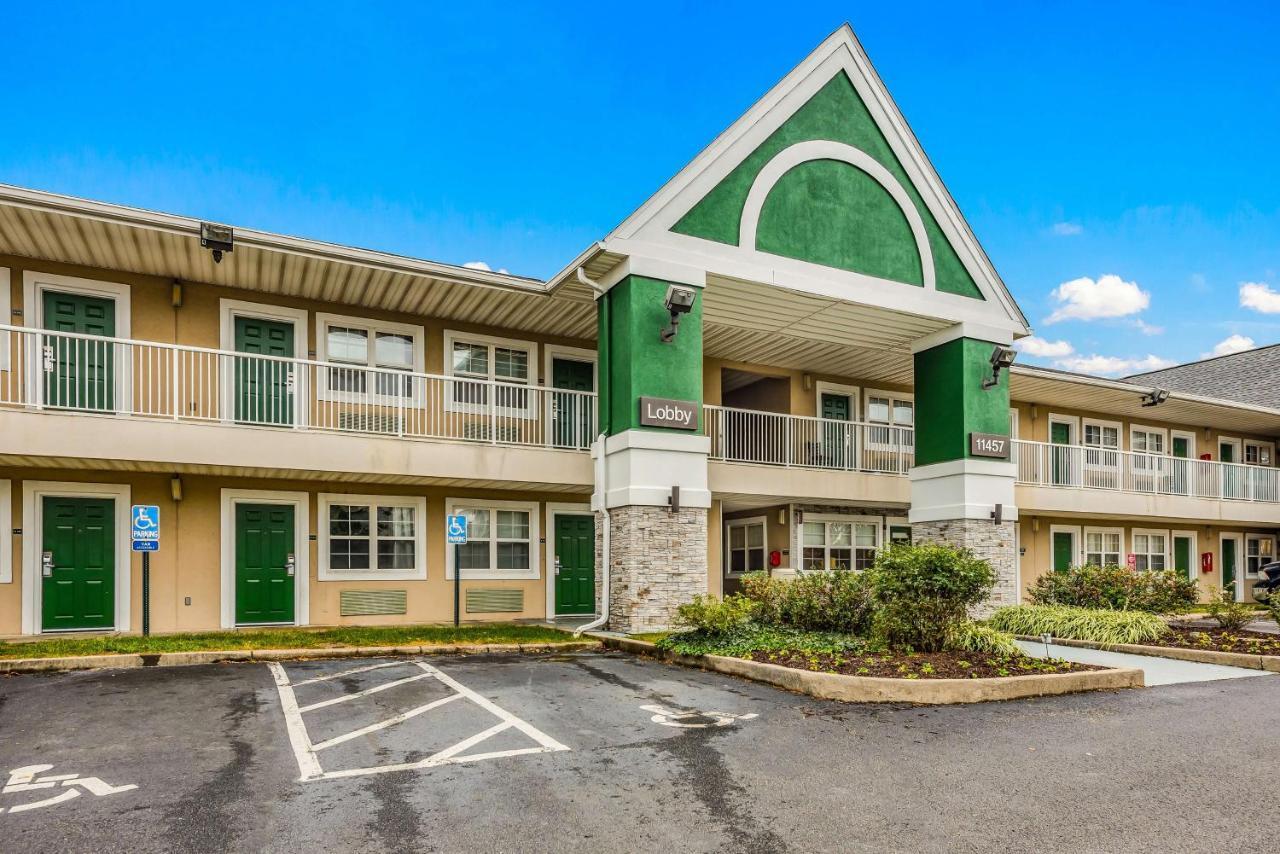 Hometowne By Red Roof Cincinnati - Motel